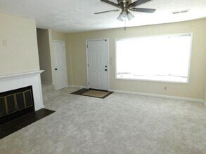 214 High Creek Dr in Roswell, GA - Building Photo - Building Photo