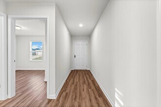 698 Whispering Creek Ave in Freeport, FL - Foto de edificio - Building Photo