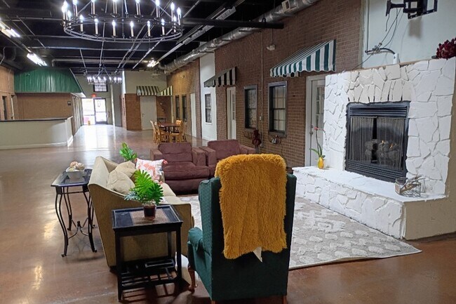 Burlington Mill Apartments in Johnson City, TN - Foto de edificio - Building Photo