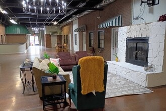 Burlington Mill in Johnson City, TN - Foto de edificio - Building Photo