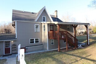 172 Musconetcong River Rd, Unit A in Washington, NJ - Building Photo