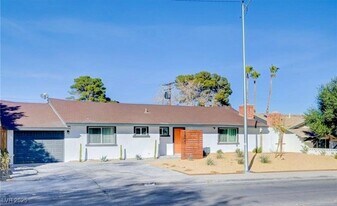 1821 E Oakey Blvd in Las Vegas, NV - Building Photo