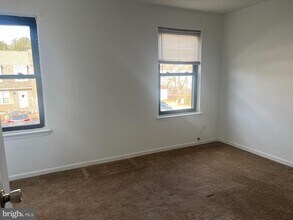 325 Barley Dr in Newark, DE - Foto de edificio - Building Photo