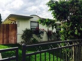 263 N Florence St in Burbank, CA - Building Photo