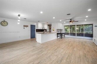 9355 SW 181st St in Palmetto Bay, FL - Building Photo - Building Photo