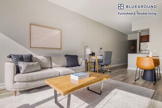 210 N Wells St in Chicago, IL - Building Photo - Building Photo