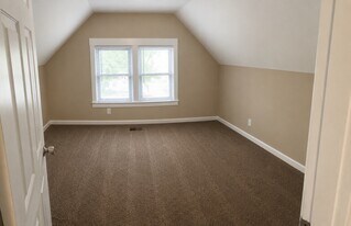 225 Emming St, Unit UPPER in Cincinnati, OH - Building Photo