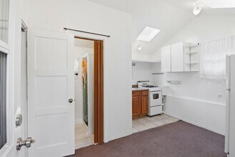 500 Humboldt Rd in Brisbane, CA - Building Photo - Building Photo