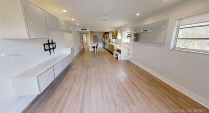 855 Euclid Ave, Unit 208 in Miami Beach, FL - Foto de edificio - Building Photo