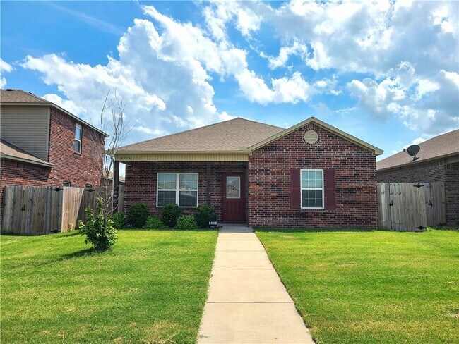 6316 SW Chestnut Hill Rd in Bentonville, AR - Foto de edificio - Building Photo