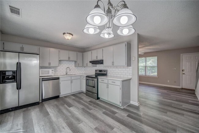 4084 Hidden Hollow Dr in Gainesville, GA - Building Photo - Building Photo