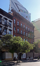 313 E 60th St in New York, NY - Building Photo - Building Photo