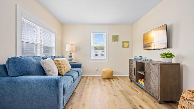 property at 124 W Heather Rd