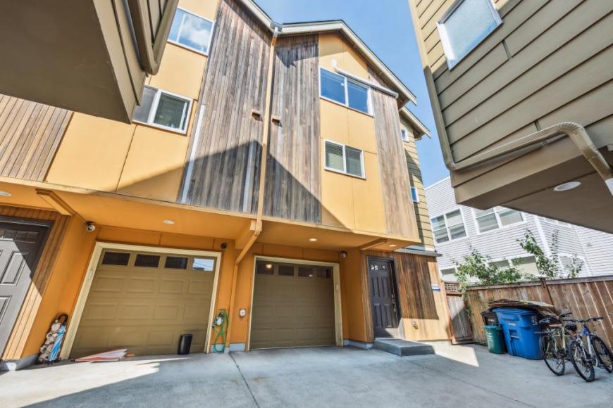2116 W Ruffner St in Seattle, WA - Building Photo