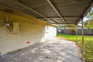8209 Montridge Dr in Houston, TX - Building Photo - Building Photo