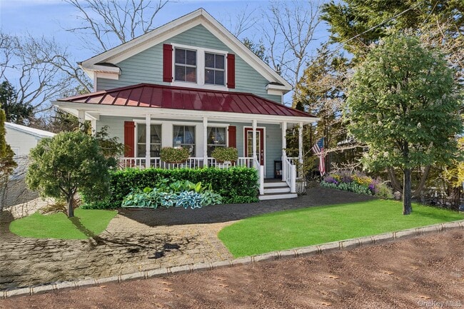 38 Baycrest Ave in East Quogue, NY - Building Photo - Building Photo