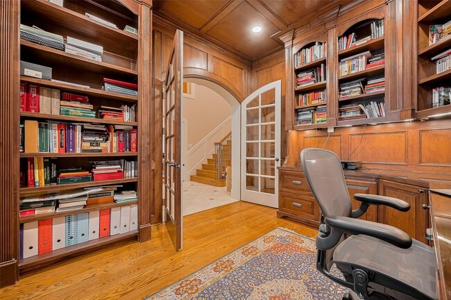 property at 11826 Legend Manor Dr