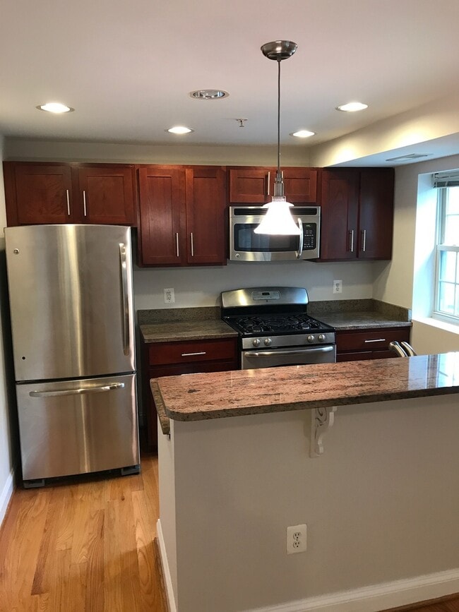 410 15th St NE in Washington, DC - Building Photo - Building Photo