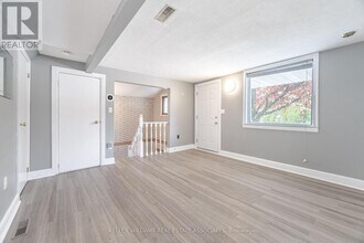 16 Royal Ave in Hamilton, ON - Building Photo - Building Photo