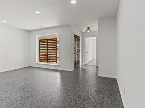 7605 Meadow Oaks Dr in Dallas, TX - Building Photo - Building Photo