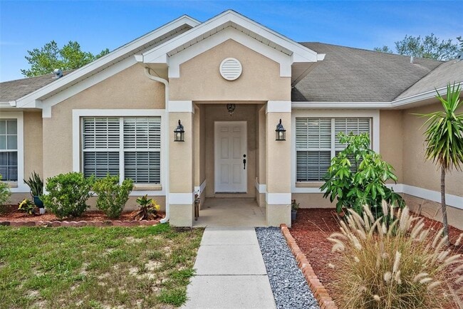 11366 Riddle Dr in Spring Hill, FL - Building Photo - Building Photo