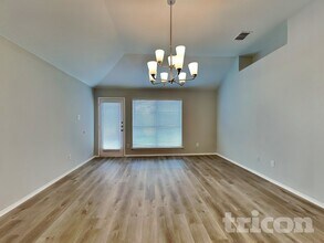 1700 Bob Dr in Royse City, TX - Foto de edificio - Building Photo