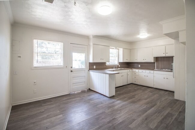 property at 5011 42nd St