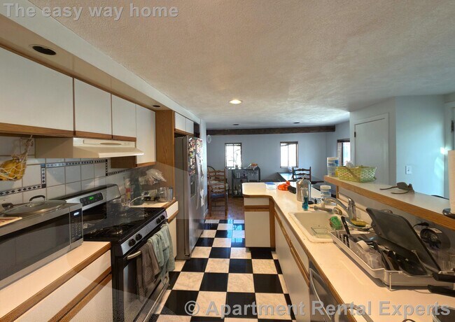 61 Sixth St in Cambridge, MA - Building Photo - Building Photo