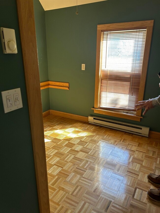 12 Central St in Derry, NH - Building Photo - Building Photo