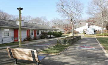 Windmill I in East Hampton, NY - Building Photo - Building Photo