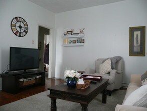 3549 Edwards Rd, Unit 2 and 3 floors in Cincinnati, OH - Foto de edificio - Building Photo