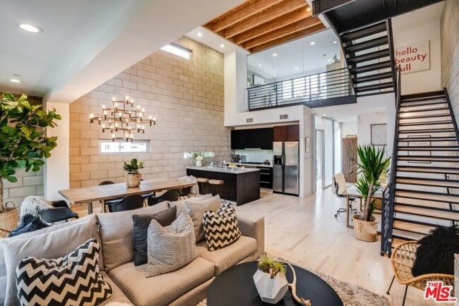 property at 3450 Cahuenga Blvd