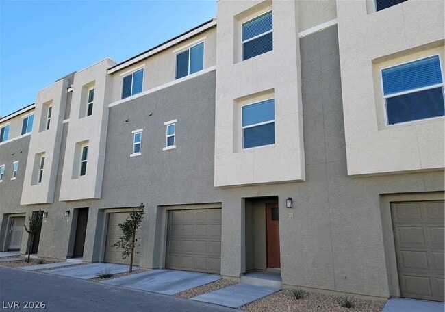 2755 Atomic Tangerine Wy in Las Vegas, NV - Building Photo - Building Photo