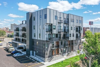 245 Kingston Cedar Rapids in Cedar Rapids, IA - Foto de edificio - Building Photo