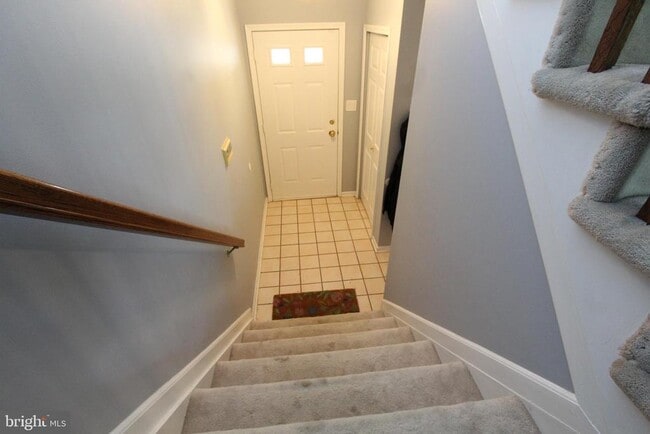 property at 6 Halstead Pl