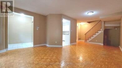 151 Townsgate Dr in Toronto, ON - Building Photo - Building Photo