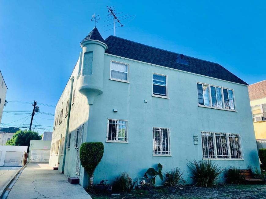439 N Spaulding Ave in Los Angeles, CA - Building Photo