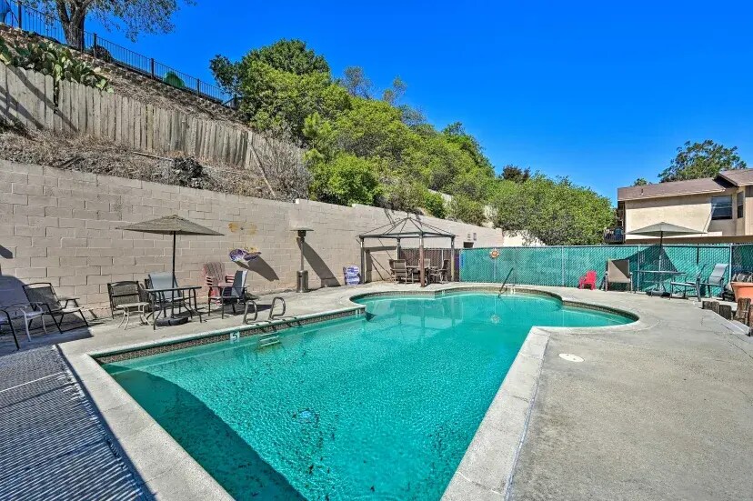 5760 Jackson Dr in La Mesa, CA - Foto de edificio