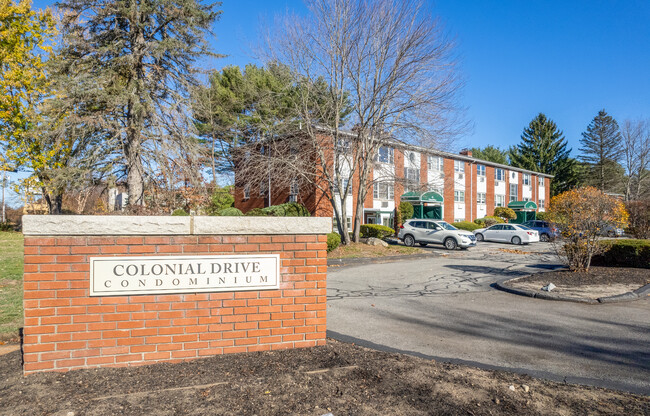 Colonial Drive Condominiums in Andover, MA - Building Photo - Building Photo