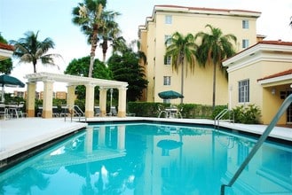 Heron Pointe in Miramar, FL - Building Photo - Building Photo