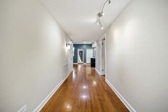 1469 W Winona St, Unit 1 in Chicago, IL - Building Photo - Building Photo