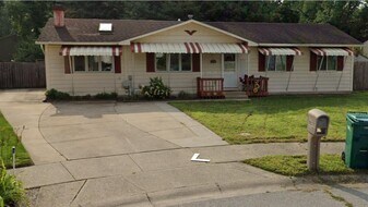 1350 Providence Ct in Mishawaka, IN - Building Photo