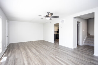 Steeplechase Village in Columbus, OH - Building Photo - Interior Photo