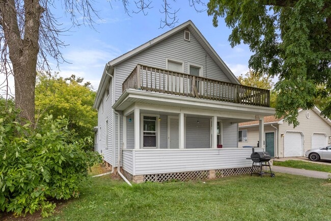 1717 Walnut St in Oshkosh, WI - Building Photo - Building Photo