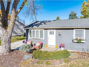 112514 E Washington Ln in Chaska, MN - Building Photo - Building Photo