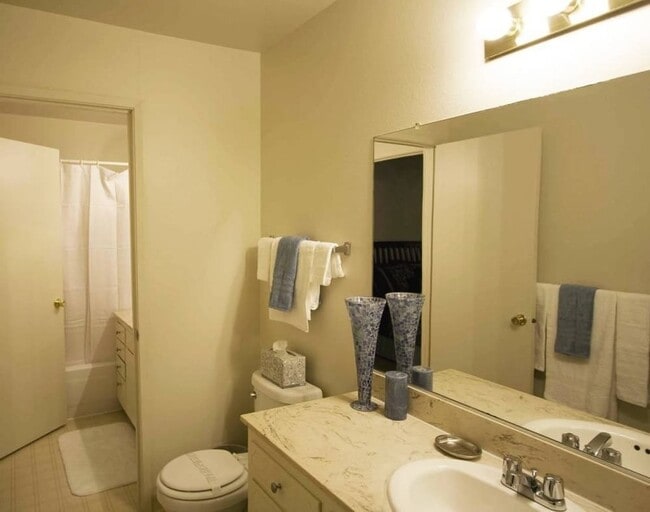 property at 7007 Inglewood Ave