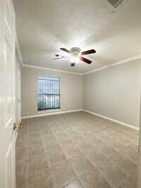 1503 W Donovan St photo'