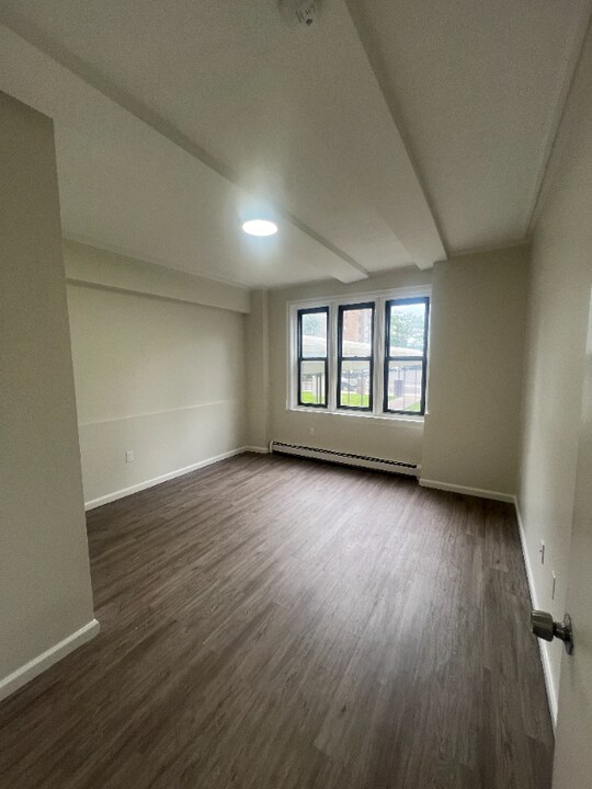 150 S Harrison St in East Orange, NJ - Building Photo