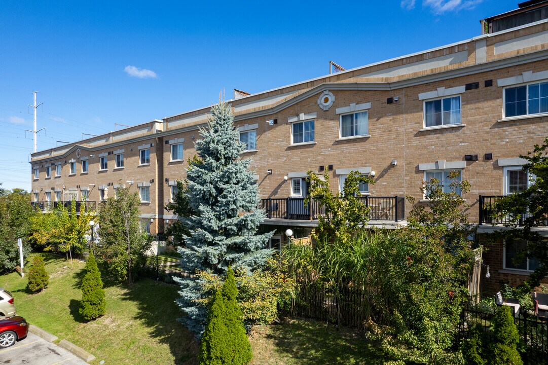 55 Jonesville Cres in Toronto, ON - Building Photo