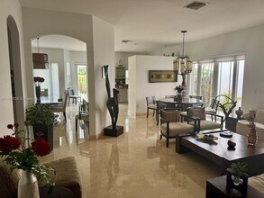 10772 NW 71st St in Doral, FL - Building Photo - Building Photo